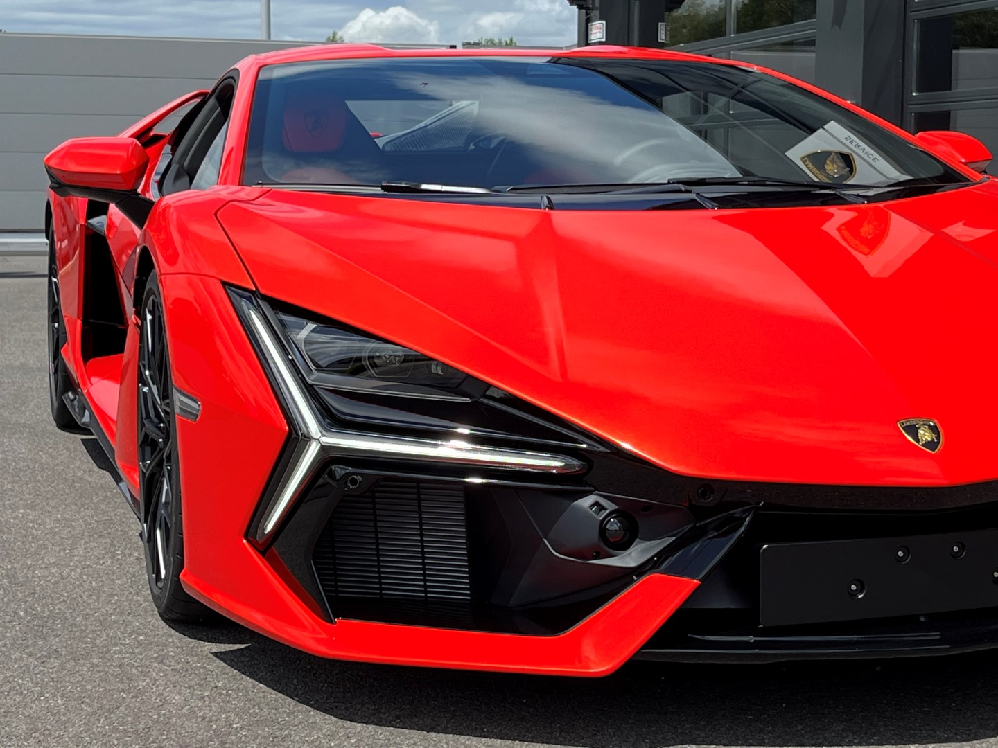 Lamborghini Revuelto